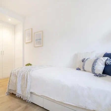 Vivalidays Apartour - *