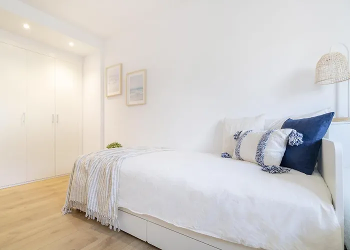 Vivalidays Apartour - *